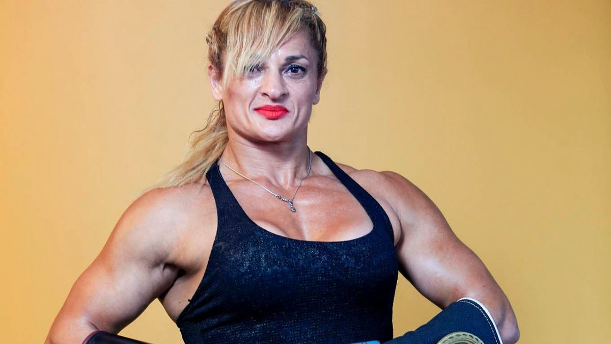 Una heroína arriba y abajo del Ring. Siempre dando un mensaje de aliento y superación! Se fue una grande 🪽y no la llegamos a valorar como se debe “EN VIDA” Alejandra Oliveras tus mensajes llegaron a muchos y les dieron fuerza para seguir 💪🥊 “La pelea más dura es la vida” es