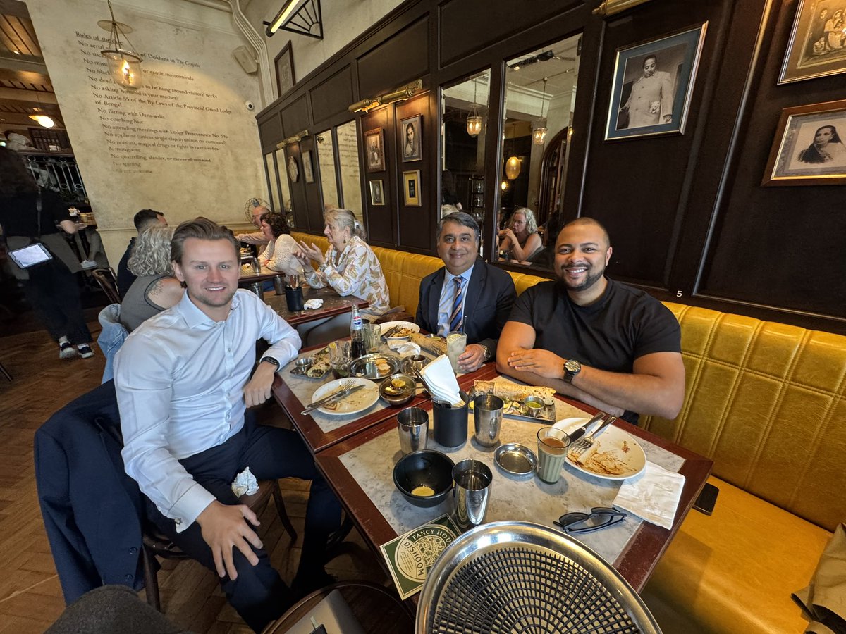 k4shf's tweet image. Fantastic to catch up with fellow @gmchamber president the networking maestro #DannyWilliams from #NextLevelEvents with Ben from #BTMWealthManagement discussing #Collaboration 👌of course @Dishoom #MCR😉looking forward to linking with #LoveOldham Businesses #OldhamHour