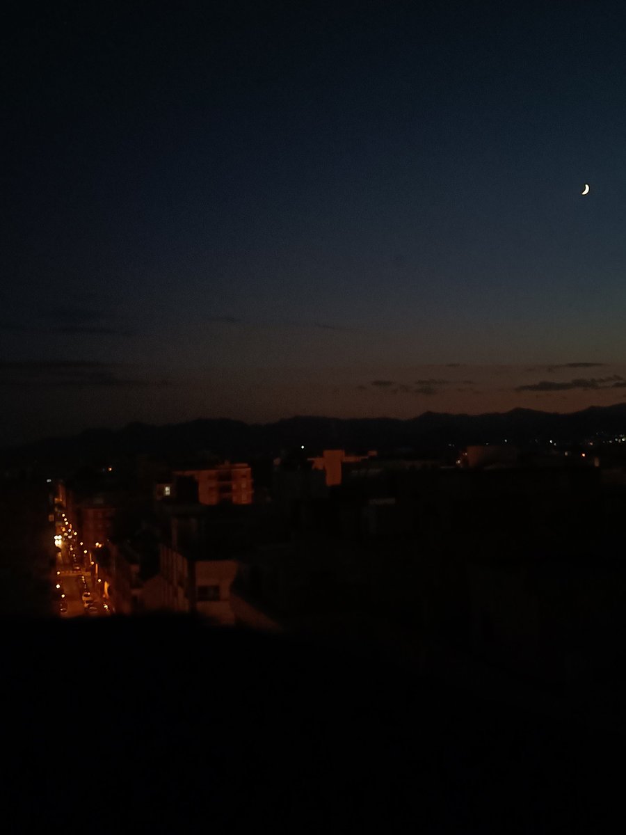 ..Así cómo sonríe la luna .
.    *     .       * 🌙   .      *    .  *            ☄️.    *      *    .      🌍*      .     .    *   💫 *    .      *      .     .  *.       ✨
   *    .  *     ⭐       .      *    .  *     🌒  .    *     *    .   *        .    *✨ * #AmoLaLuna🥰