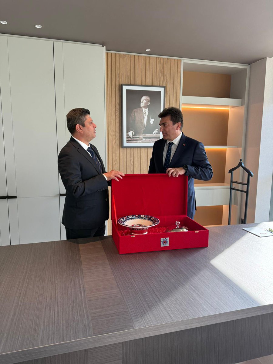 OYAK Genel Müdürlüğü görevine atanan Prof. Dr. Murat Yalçıntaş’a hayırlı olsun ziyaretinde bulundum. 
Sayın Yalçıntaş’a yeni görevinde başarılar diliyor, ülkemizin üretimine ve ekonomisine katkı sağlayacak çalışmalarında kolaylıklar temenni ediyorum.