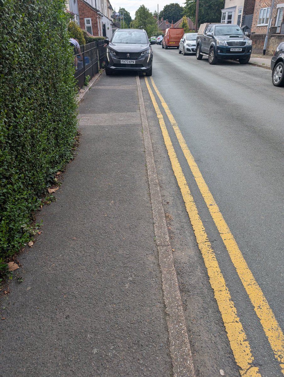 mark teaselπππ (@mteasel67) on Twitter photo <a href="/YPLAC/">You Park Like a C***</a> double yellows , engine running, wrong side of the road...... ππ <a href="/YPLAC/">You Park Like a C***</a> double yellows , engine running, wrong side of the road...... ππ