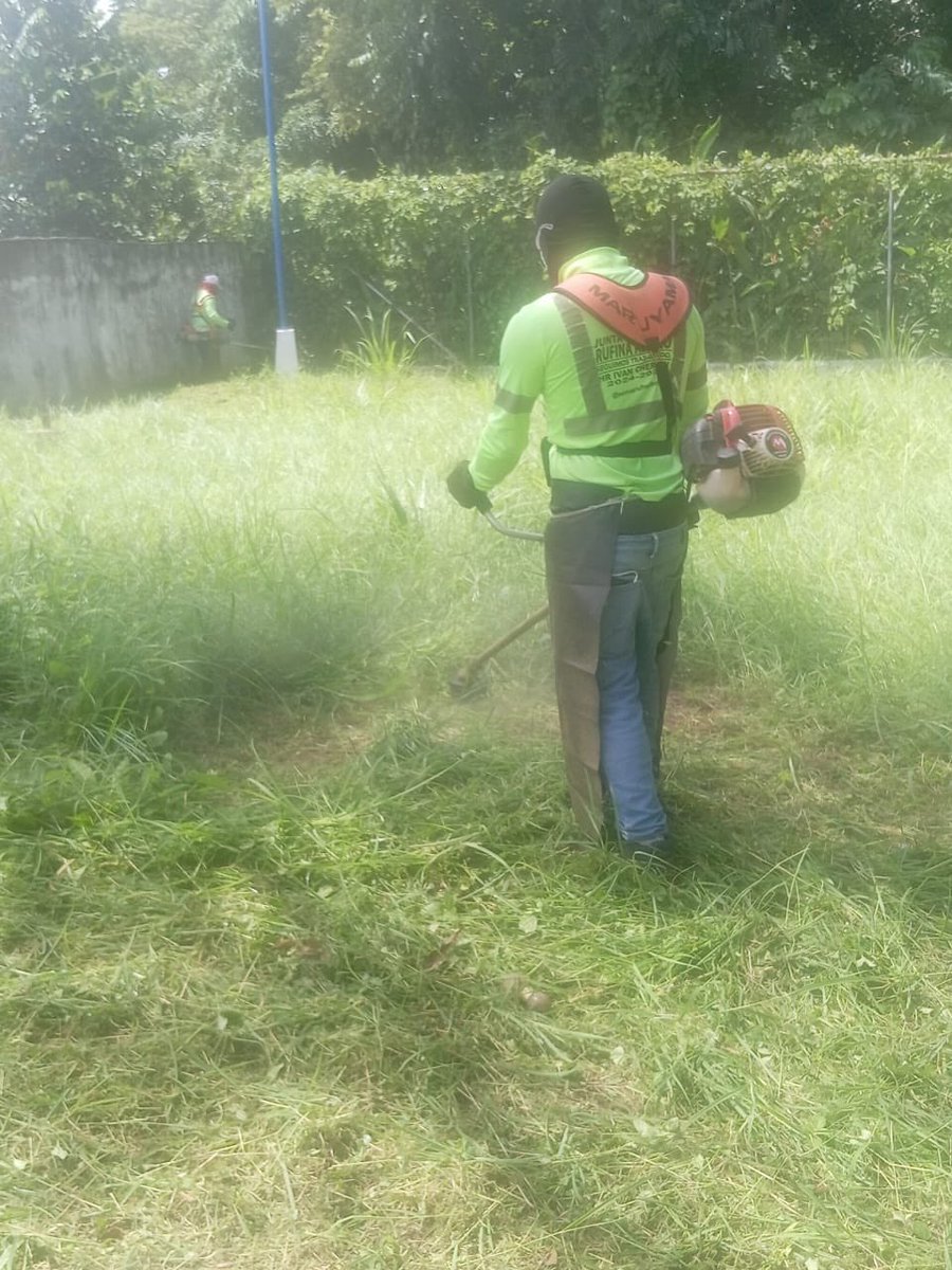 Jornada de trabajos en servidumbre y parques de calle Circunvalación A, Cerro Viento.