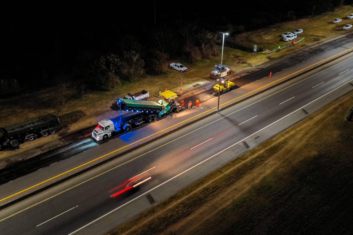 José Arteaga (@joserarteaga) on Twitter photo 👷🚧 ¡2️⃣4️⃣ obras viales planificadas en el Plan 2024-2027 de <a href="/AU_BA_SA/">AUBASA - Autopistas de Buenos Aires</a>!
✅ En la Autopista Bs.As.- #LaPlata, ya se repavimentaron casi 10 de los 20 km previstos entre Hudson y la capital bonaerense, con 21.000 toneladas de mezcla asfáltica colocadas.
En 👷🚧 ¡2️⃣4️⃣ obras viales planificadas en el Plan 2024-2027 de <a href="/AU_BA_SA/">AUBASA - Autopistas de Buenos Aires</a>!
✅ En la Autopista Bs.As.- #LaPlata, ya se repavimentaron casi 10 de los 20 km previstos entre Hudson y la capital bonaerense, con 21.000 toneladas de mezcla asfáltica colocadas.
En