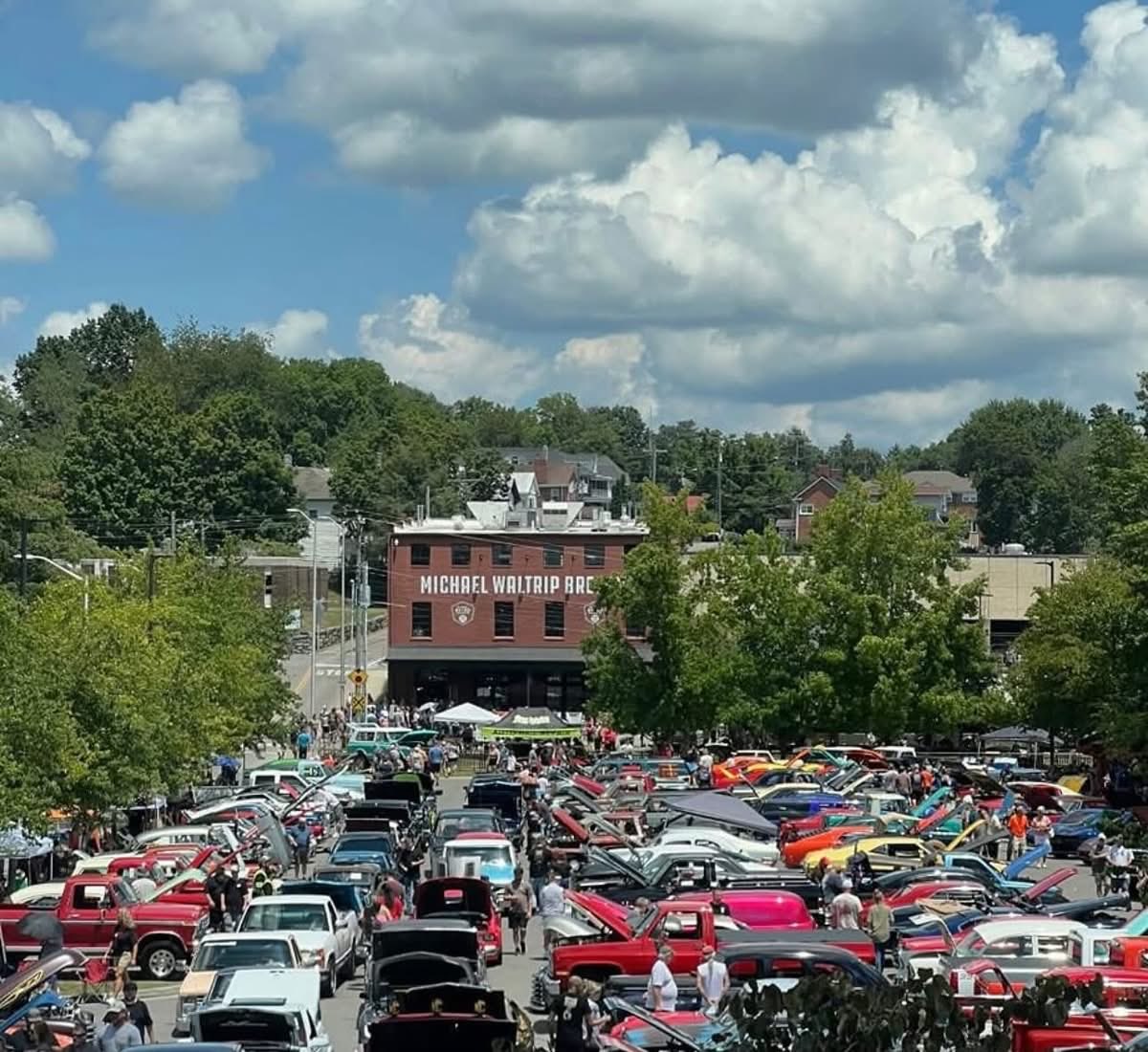Bryan R. Sperber (@sperber_bryan) on Twitter photo Wow..700 show cars piled into <a href="/WaltripBrewing/">Michael Waltrip Brewing Company</a> for the ‘25 Bristol Sunshine festival. <a href="/DerekBieri/">Vice Grip Garage OFFICIAL</a> and <a href="/MW55/">Michael Waltrip</a> were the grand marshals. <a href="/NashvilleKatsFB/">Nashville Kats</a> <a href="/MonsterEnergy/">Monster Energy</a> Brewing <a href="/motormilemotors/">Motor Mile Motors JC</a> and <a href="/JeffCoffeyMusic/">Jeff Coffey</a> 🔥 Wow..700 show cars piled into <a href="/WaltripBrewing/">Michael Waltrip Brewing Company</a> for the ‘25 Bristol Sunshine festival. <a href="/DerekBieri/">Vice Grip Garage OFFICIAL</a> and <a href="/MW55/">Michael Waltrip</a> were the grand marshals. <a href="/NashvilleKatsFB/">Nashville Kats</a> <a href="/MonsterEnergy/">Monster Energy</a> Brewing <a href="/motormilemotors/">Motor Mile Motors JC</a> and <a href="/JeffCoffeyMusic/">Jeff Coffey</a> 🔥