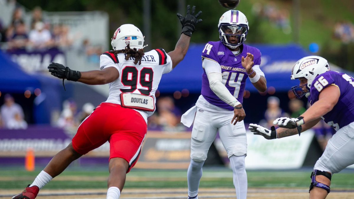Daily News-Record Sports (@dnr_sports) on Twitter photo "He works so hard at everything that he’s doing, so I think that he’s in a good spot."
#JMU QB Alonza Barnett III is still not cleared for contact as preseason camp approaches (via <a href="/CatieHarper/">Catie Harper</a>): dnronline.com/sports/level/c… "He works so hard at everything that he’s doing, so I think that he’s in a good spot."
#JMU QB Alonza Barnett III is still not cleared for contact as preseason camp approaches (via <a href="/CatieHarper/">Catie Harper</a>): dnronline.com/sports/level/c…