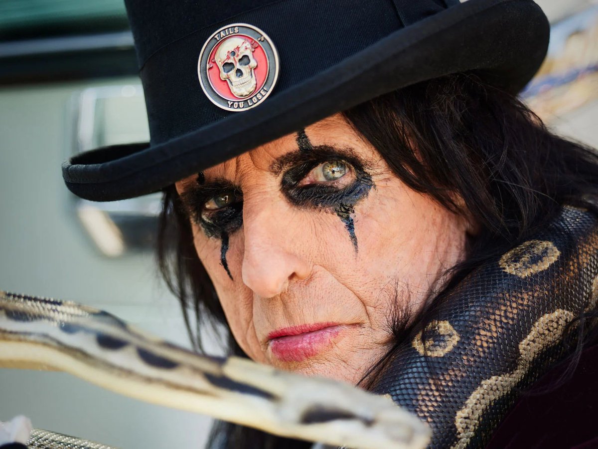 maxazinenl's tweet image. Alice Cooper brengt shockrock naar Amsterdam dlvr.it/TM9B3P