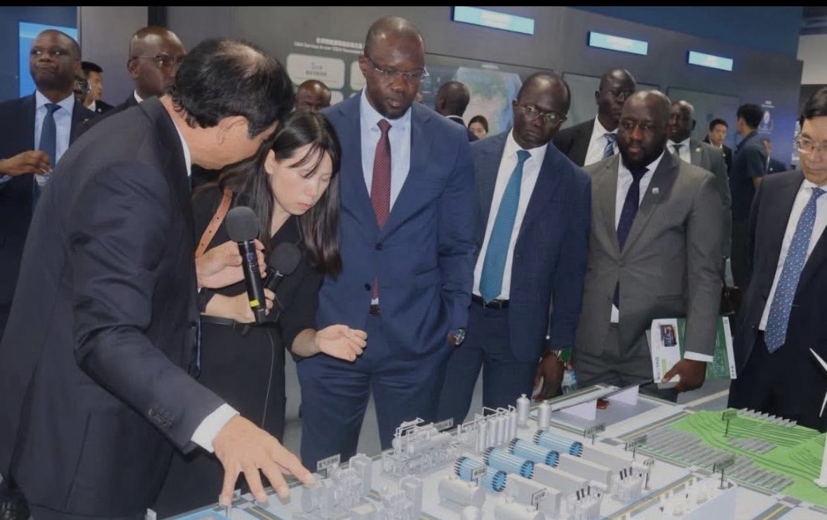 secondair_effet's tweet image. 📍 Hangzhou, le 28 juillet 2025
🚀 Sénégal x Alibaba Cloud : un partenariat historique pour les JOJ Dakar 2026 !
Suite à la visite du Premier ministre Ousmane Sonko en Chine, le Sénégal et Alibaba Cloud ont signé un accord stratégique pour doter les JOJ Dakar 2026 d’une…
