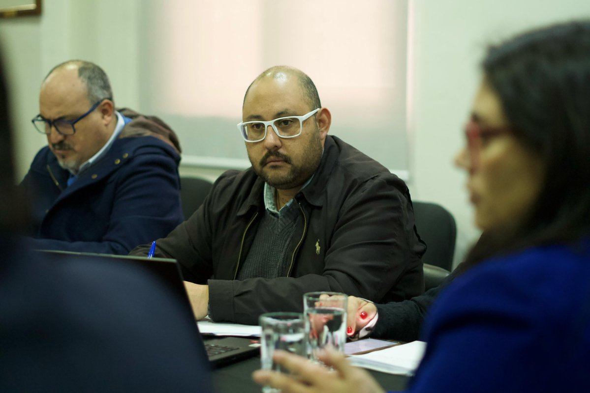 El delegado Humberto Aqueveque Díaz, lideró una nueva sesión de Gabinete Regional junto al equipo de seremis y delegados provinciales.
🗣️ Se abordaron las prioridades del Gobierno en las 30 comunas de la Región del Maule, así como los desafíos que enfrenta cada una.