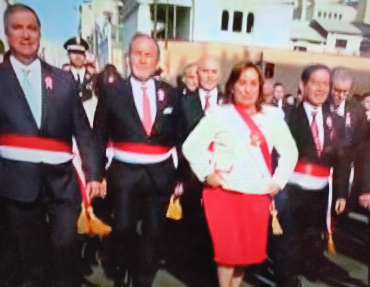 RafaelRomeroVas's tweet photo. asesor y en el colmo de la desfachatez a su esposa como jefa de Integridad en el Ministerio de Relaciones Exteriores. Enumerar lugares comunes de la APEC y olvidar la lucha contra la inmoralidad pública, resiente e insulta a la diplomacia peruana. Con Boluarte pobre Torre Tagle. https://t.co/CKWvN3gqCR