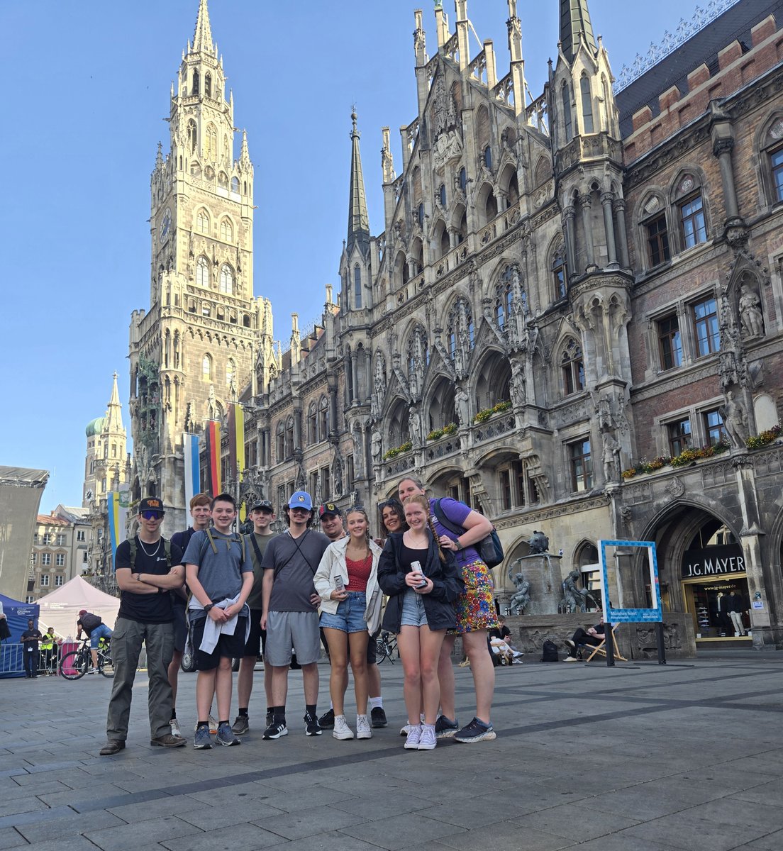 oconschools's tweet image. 🌍✈️ Nine OHS students + two staff = one incredible GAPP Exchange! They explored Munich, Salzburg, &amp;amp; more before two enriching weeks with host families in Offenburg, Germany. A true global learning experience! 💜 #OconPride #GlobalLearners #ExchangeExperience