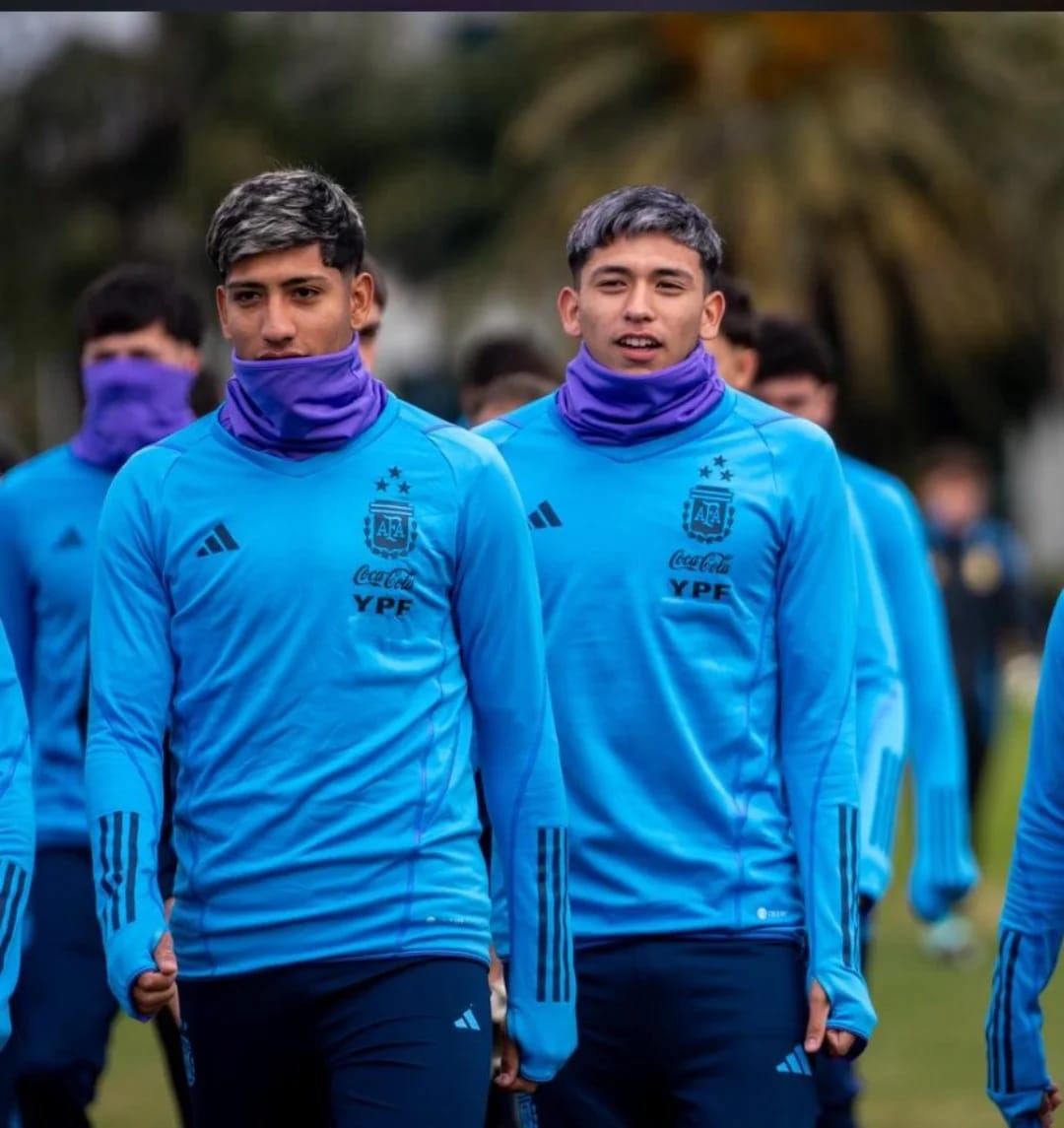 RacingRadioClub's tweet image. 💪 ORGULLOS DEL TITA 🇦🇷
La Selección Argentina Sub-20 que integran Alejandro Tello y Mateo Martínez de las inferiores de #RACING, llegó a la final del Torneo L’Alcudia en Valencia 🇪🇸 al ganarle 3-0 a Alboraya. Ahora deberán esperar a que se defina el rival.