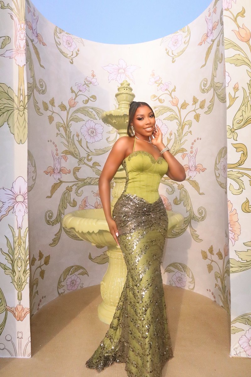 BadGirlMo's tweet image. Look what a hot body can do!💚