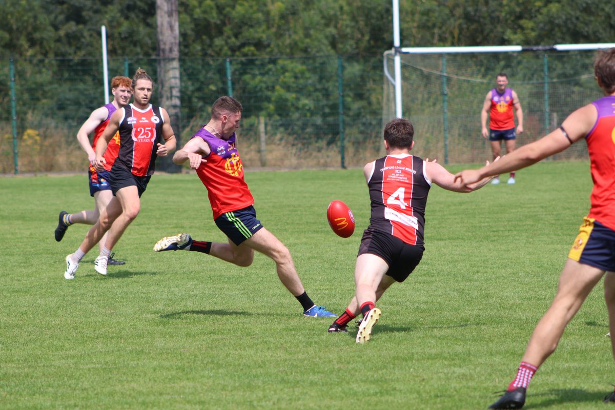 Action Photos from Round 5 
Leeside Lions v Belfast Redbacks 

📸 @foxemma99