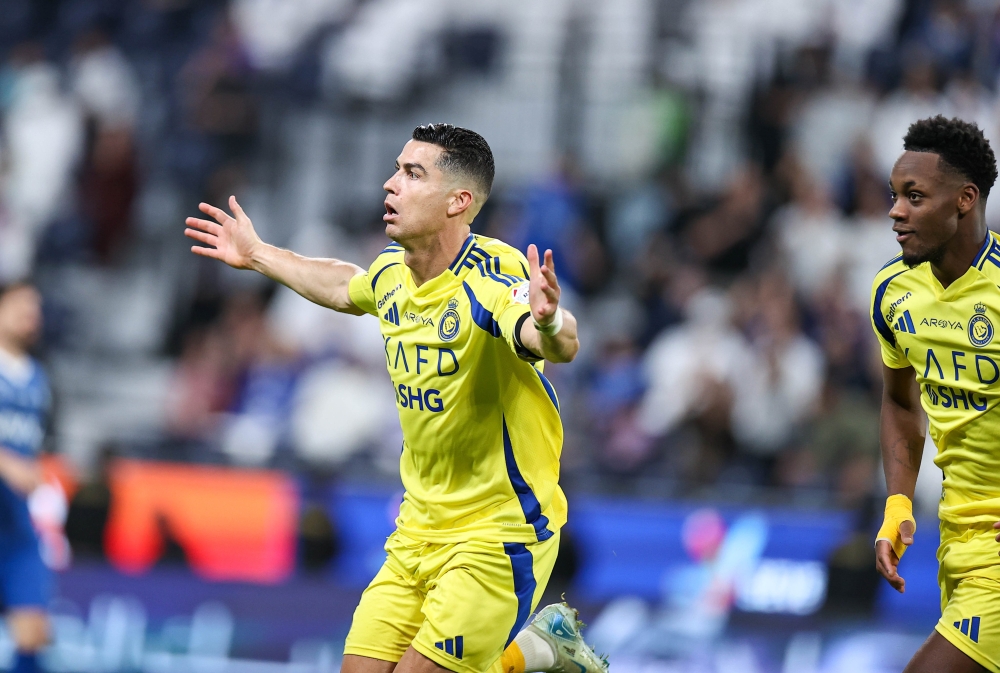 MidanAlYaum's tweet image. #كريستيانو_رونالدو يتدخل لحسم صفقة نجم #مانشستر_يونايتد لـ #النصر ـ #عاجل
للتفاصيل alyaum.com/articles/66070…
#الميدان #دوري_روشن
