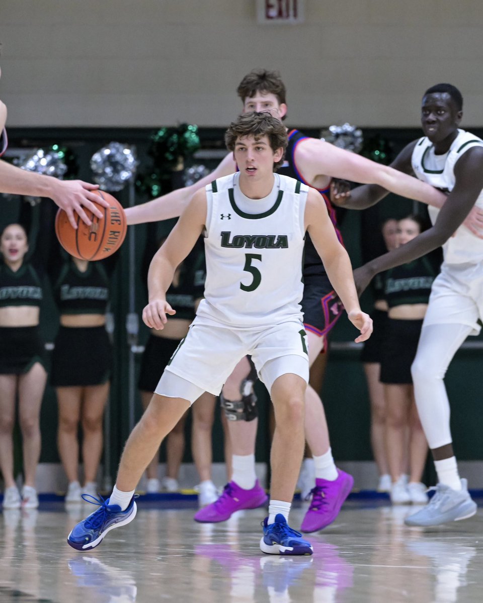 LoyolaMBB's tweet image. Happy birthday to our senior guard, @PeterSposito1!

#GoHounds