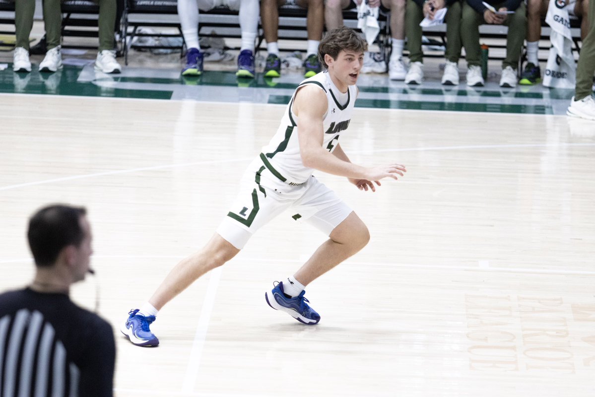 LoyolaMBB's tweet image. Happy birthday to our senior guard, @PeterSposito1!

#GoHounds