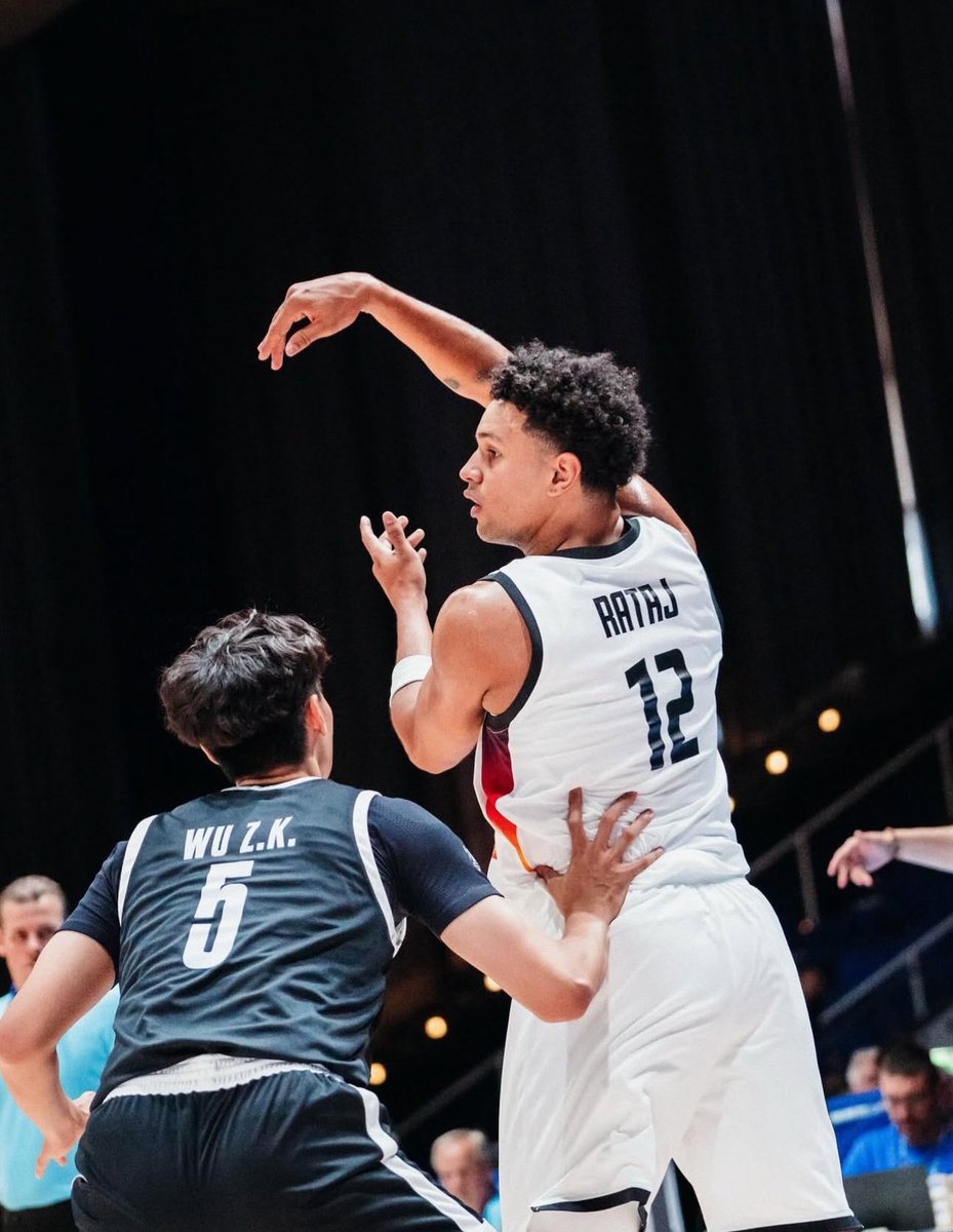 SicEm365's tweet image. Baylor guard Obi Agbim (United States) won the World University Games "most valuable player," while Baylor's Michael Rataj (Germany) won the "best forward" award.
#SicEm🐻