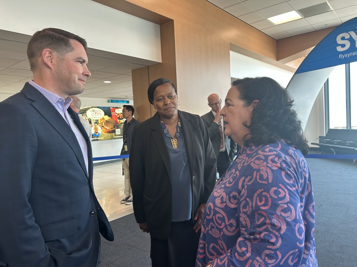 Today, Mayor Walsh and Deputy Mayor Owens joined Governor Kathy Hochul and NYSDOT Commissioner Marie Therese Dominguez for a ribbon-cutting ceremony at Syracuse Hancock International Airport, celebrating the opening of the new Gate 27.