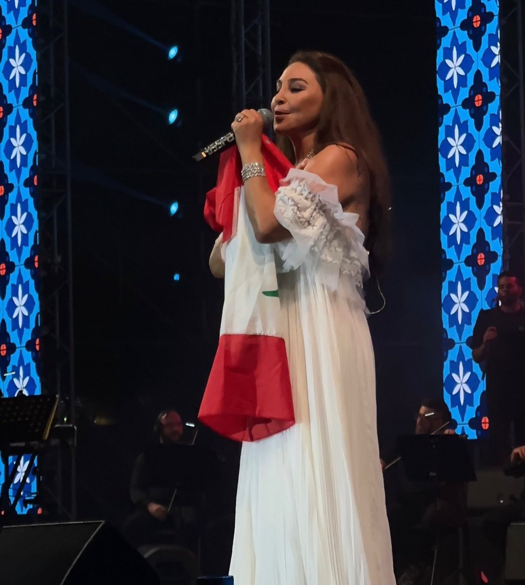 Elissaians's tweet image. Elissa — Beirut Holidays 🇱🇧
#اليسا_اعياد_بيروت @elissakh