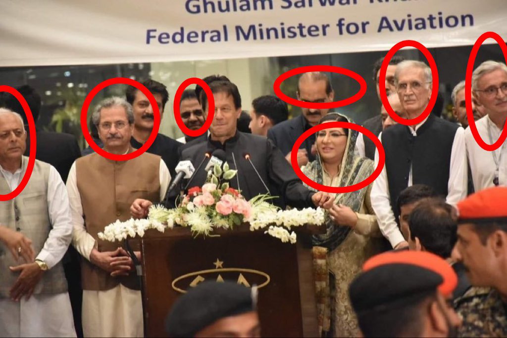 پلانٹڈ لوگ تھے سب کے سب 
سب نے عمران خان کو گھیر رکھا تھا سب مشکل وقت میں غداری کر گئے..

ان سب پر لعنت بھیج کر ری پوسٹ ضرور کریں🤚