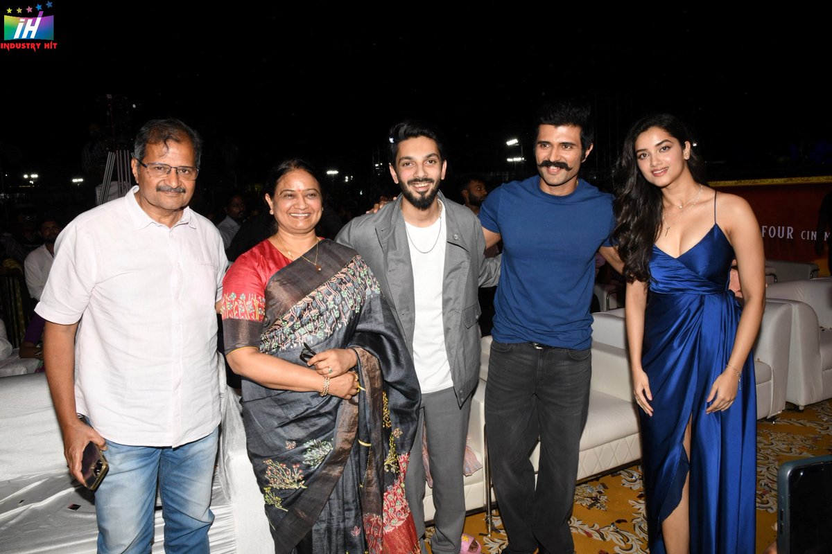 industry_hit's tweet image. Kingdom (Vijay Deverakonda, Bhagyashri Borse) Pre Release Event – Pics 

#Kingdom #KingdomPreReleaseEvent #KingdomOnJuly31st 👇🏻

👉🏻industryhit.com/t/kingdom-vija…