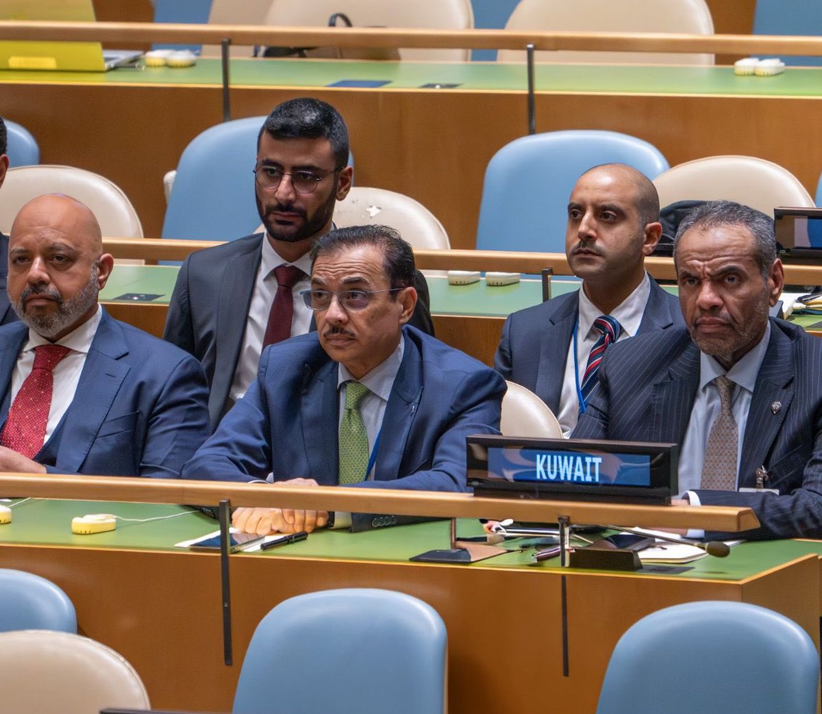 ترأس معالي السيد عبدالله علي اليحيا، وزير الخارجية، وفد دولة الكويت المشارك في أعمال المؤتمر الدولي رفيع المستوى من أجل التسوية السلمية للقضية الفلسطينية وتنفيذ حل الدولتين، اليوم الإثنين الموافق 28 يوليو 2025، والذي عُقد في مقر الأمم المتحدة بمدينة نيويورك، بمشاركة واسعة من