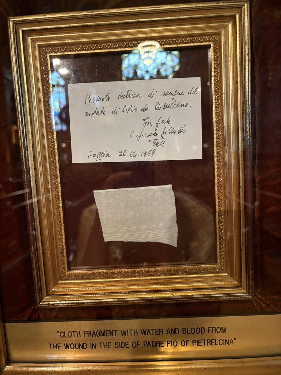 HalosOpulence's tweet image. hi, just wanted to share this authenticated piece of clothing worn by Padre Pio. he bore the stigmata of Christ for 50 years and was known for his ability to read souls. “Pray, hope, and don’t worry.”