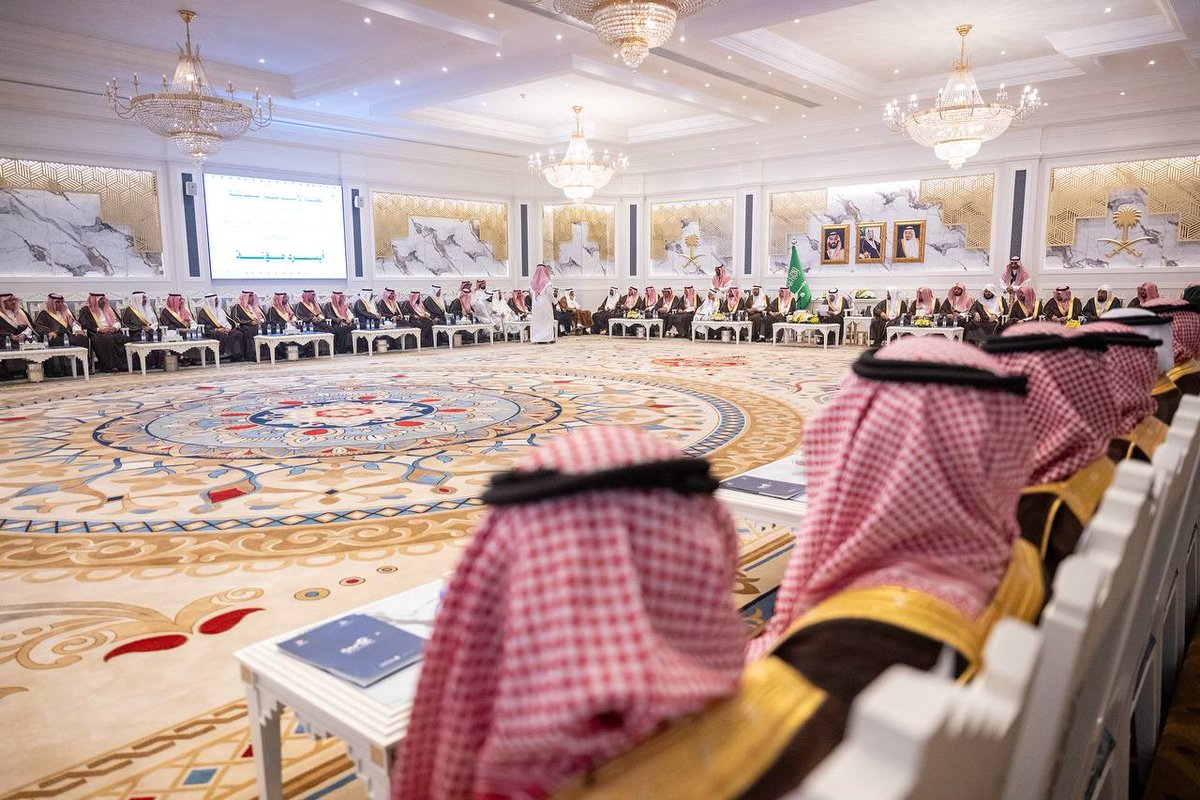EmarahAlQassim's tweet image. أعرب سموه عن شكره لجمعية “أسرة” على جهودها النوعية، داعياً جميع الجمعيات لتعزيز هذه الحملة المباركة..

سمو #أمير_منطقة_القصيم يطالب بتكريم القدوة الحسنة على مستوى المنطقة في التخفيف من تكاليف الزواج، ويوجه جمعية “ أسرة “ بإطلاق جائزة &quot; #أيسره_مؤونة&quot; ويؤكد سموه إستضافة إمارة…