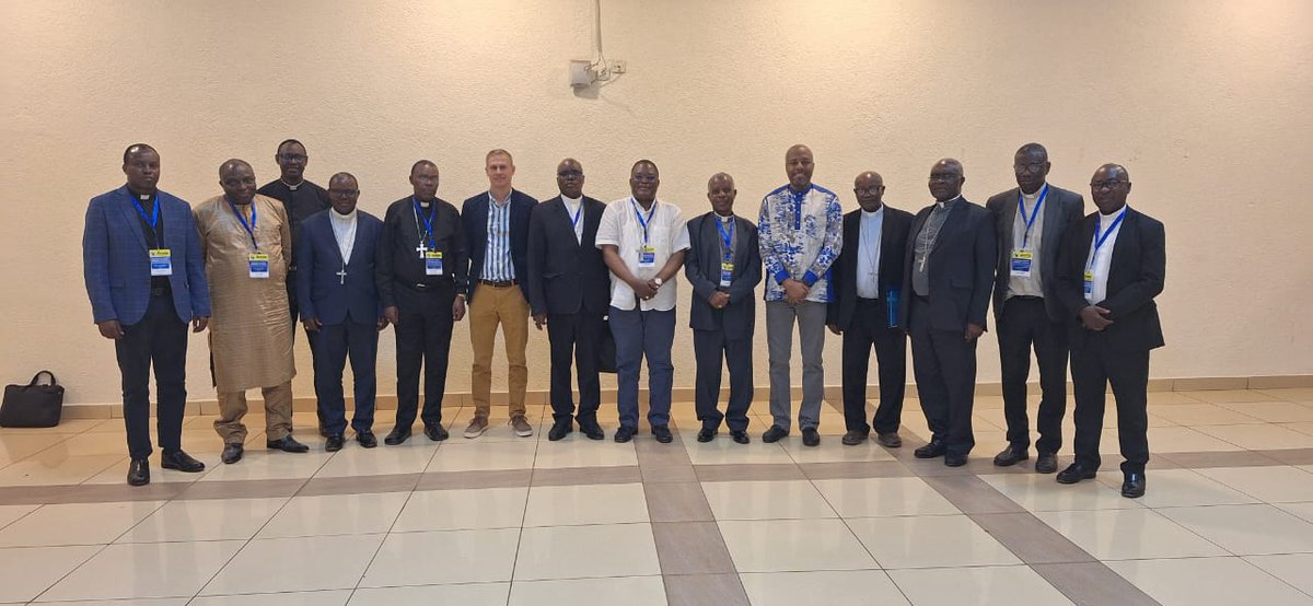 Les Evêques membres du Comité Permanent de l'ACEAC ont tenu, ce soir, des échanges avec @Jude Banatte, Directeur de CRS -Afrique Centrale et Ouest, accompagné de @Hans Fly, Représentant Résident de <a href="/CrsRwanda/">CRS Rwanda</a>. Ils ont souligné la coopération dans l'appui des personnes en besoin.