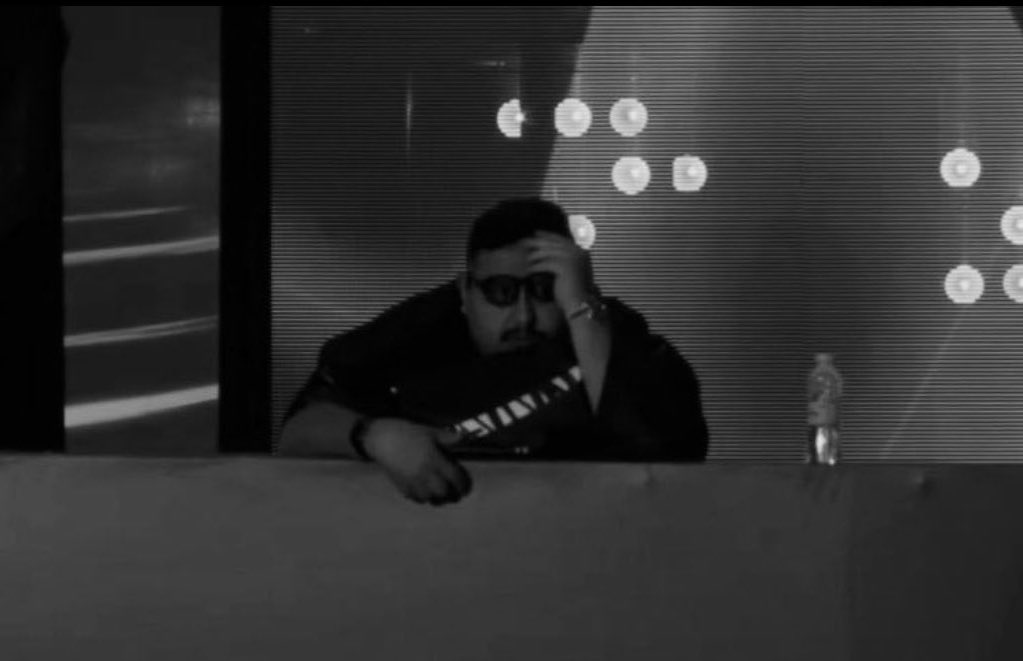 ما راحت الا ثلاث نقاط و قدامنا اكثر من ٢٠ نقطة، ما تستاهلون الّا الفرحة يا أعظم جمهور ❤️🖤 ، ابشروا بالعوض بالمباريات الجاية .. لسه الدوري ما انتهى 💥
مبروك لبيكس وهاردلك لنا 👏🏻