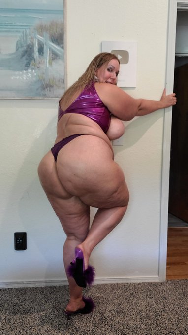 Watch Ursula Tv's leaked NSFW photo on TwXstars