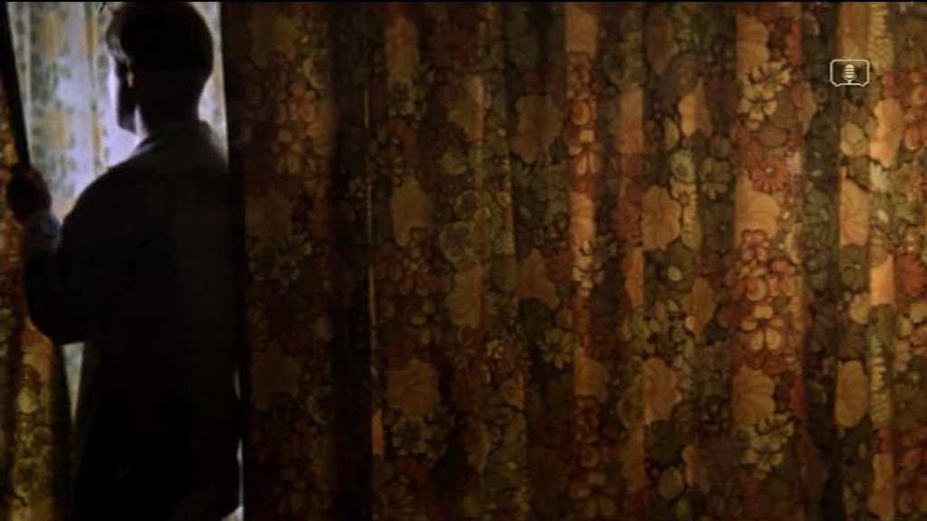 fathoms_deep's tweet image. Cracking 1970s decor on @TalkingPicsTV 😍🤣