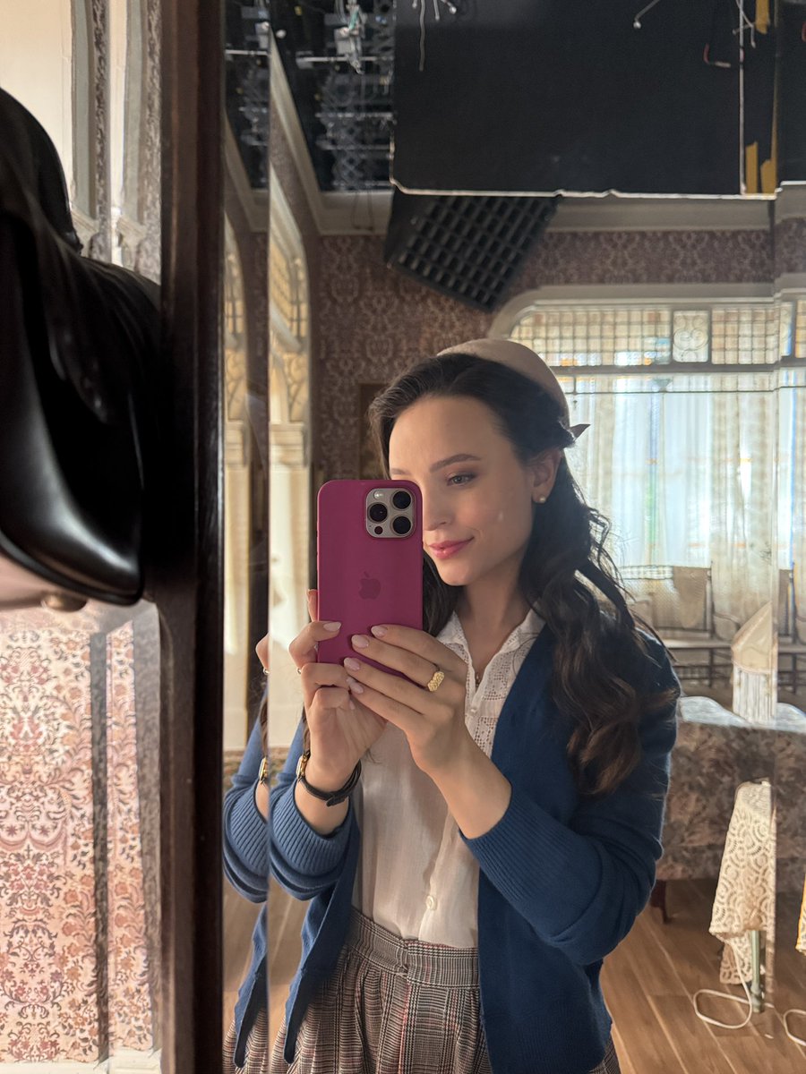 Larissa Manoela tweet media