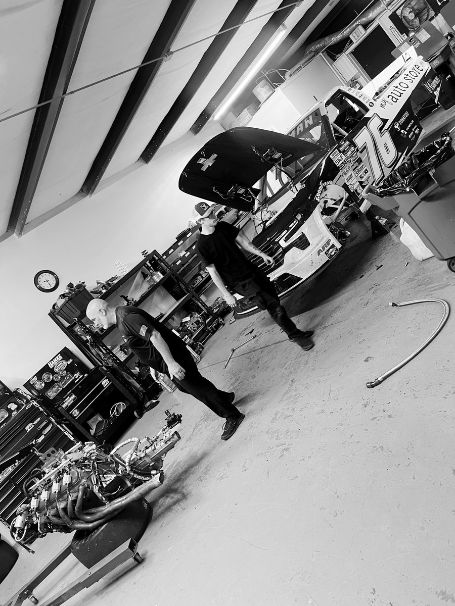SpencerBoyd's tweet image. The boys at @FreedomRacing76 on that Monday grind 🤜🤛