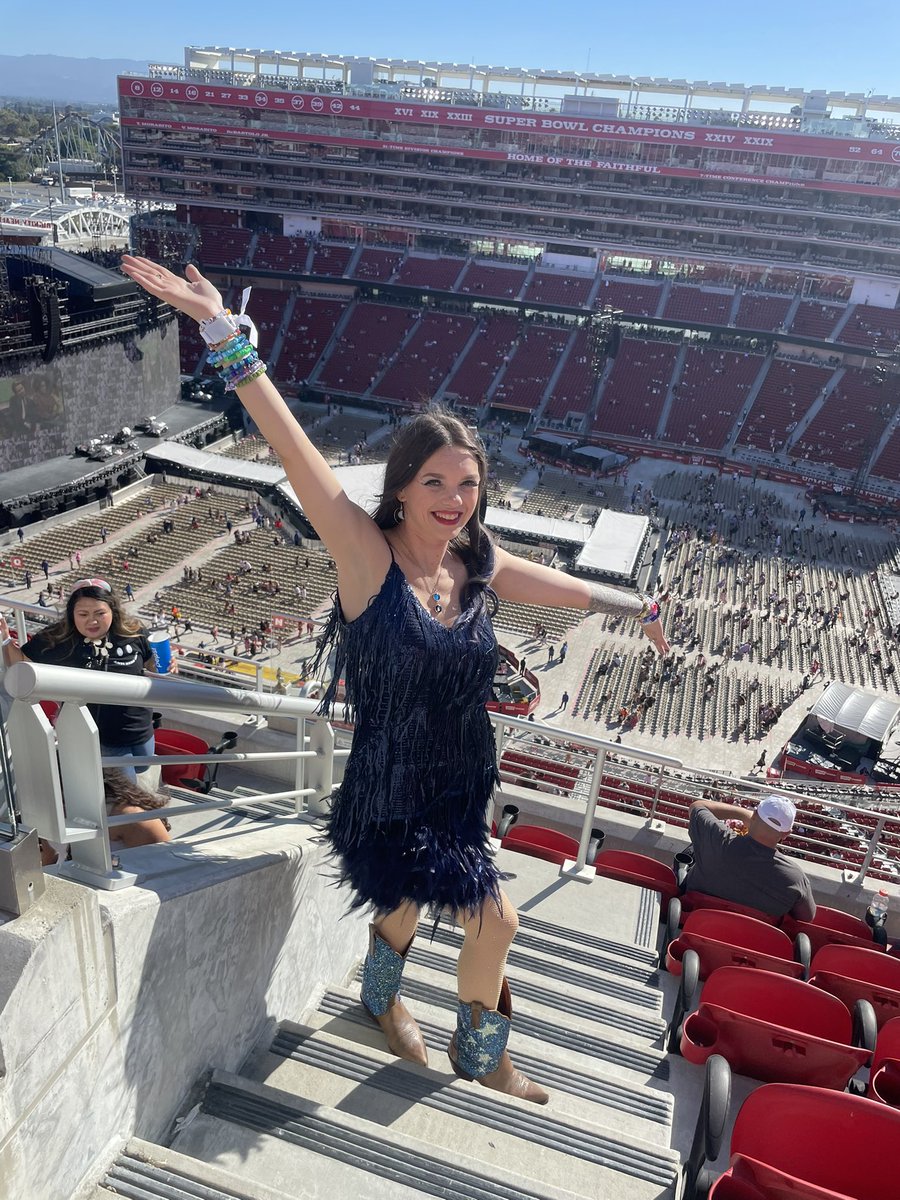 oceanashy's tweet photo. @swiftmidnights @taylornation13 Best day ever!!! It was rare, we were there and I’m still at the stadium….. https://t.co/YfzkyK2CzI