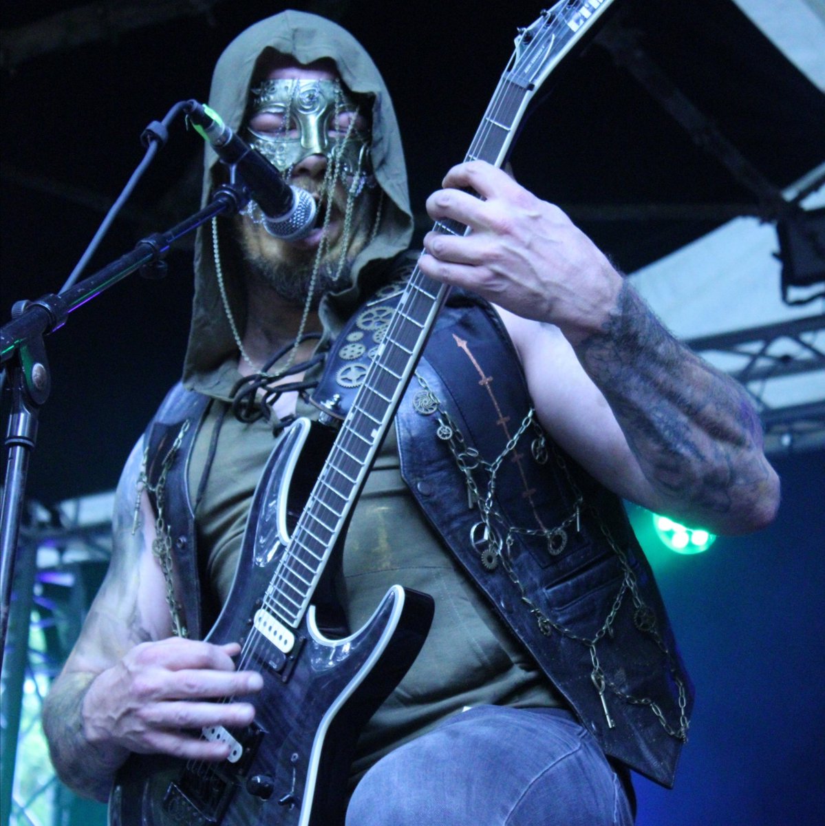 VanGore's tweet image. Wolvennest, Morast, Deathless Void, Spere und Phosphorus beim Wild Hunt Open Air am 26. Juli 2025 in Güdesweiler
fullmetalmayhem.org/2025/07/28/wil…
#Wolvennest #Morast #DeathlessVoid #Spere #Phosporus #BlackMetal #GermanBlackMetal #GUBM #Schwarzmetall #BlackDeathMetal #GermanBlackDeathmetal