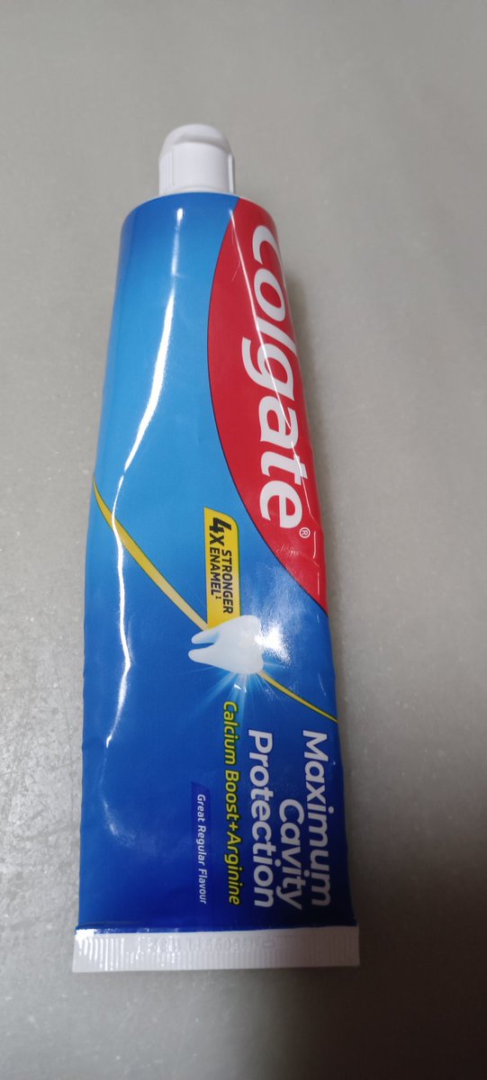 josepsoleturon's tweet photo. Em sento enganyat. Tub gairebé buit, més de la meitat és aire. @Colgate
#consum #publicitatenganyosa #overpackaging https://t.co/bCEzvZJQmP