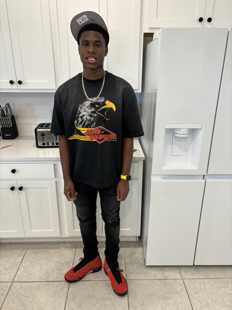 Bjbenjiss's tweet photo. Niggas can’t fuck with me still got the flames on me🔥🔥 https://t.co/lZL6PMkEdX