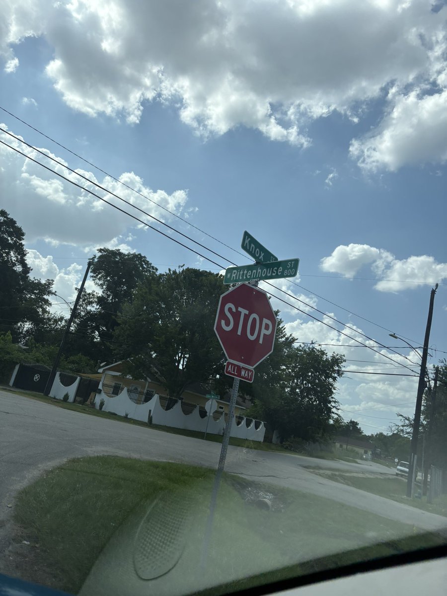 ValidHazelTrans's tweet image. So I’m officially in maga country