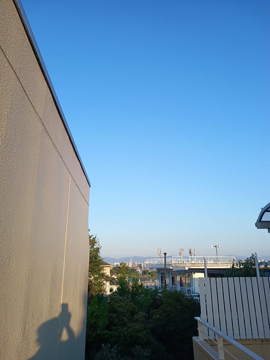 NobuakiAwagi's tweet image. おはようございます\(^o^)/
今日も宜しくです(^O^)/
晴れた日野市です(^O^)/
また晴れて暑くなるようです🥵💦💦
出かける際は熱中症対策を☂🧢🥤🕶️👕
明日、病院なのでゆっくり過ごします(*^^)v
無理せずゆっくりマイペースで参りましょう(`・ω・´)ゞ
頑張らないよ(≧∇≦)b