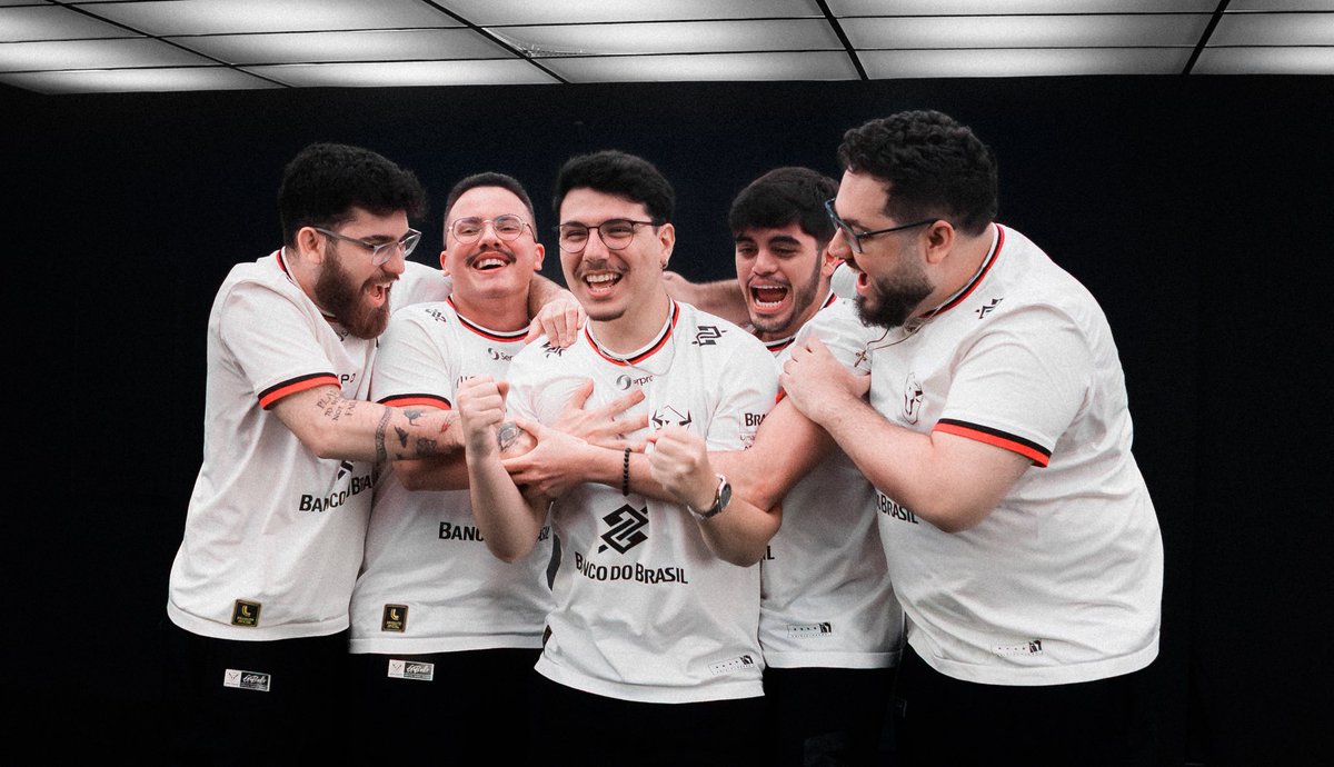 Rumo à EWC com o Rainbow Six! 🐂🔥

Classificados e com foco total. Com o fim da South America League, nossa preparação tá intensa, os treinos não param e a cabeça já tá na Arábia! 🇸🇦

A gente embarca dia 02/08 (sábado), prontos pra representar com tudo que temos!

A estreia é