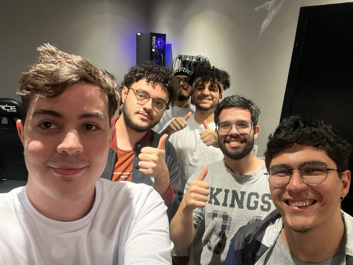 A segunda etapa do Circuito Desafiante está prestes a começar. Já se prepara que os Picks e Bans começam daqui a pouco. E hoje, o Coringão entra no servidor para um confronto contra a Rise. Só vem e VAI CORINTHIANS 🔥

⚫️ Transmissão: youtube.com/live/-hgz3XJwt…