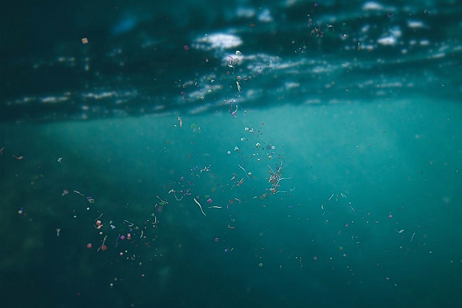 WetTribe's tweet image. Land-based sources contribute 70-80% of ocean plastic, including microplastics. Synthetic textiles, which release plastic microfibers during washing, are a significant contributor to this issue. #WetTribe #TidetotheOcean #Microplastics #Microfibers