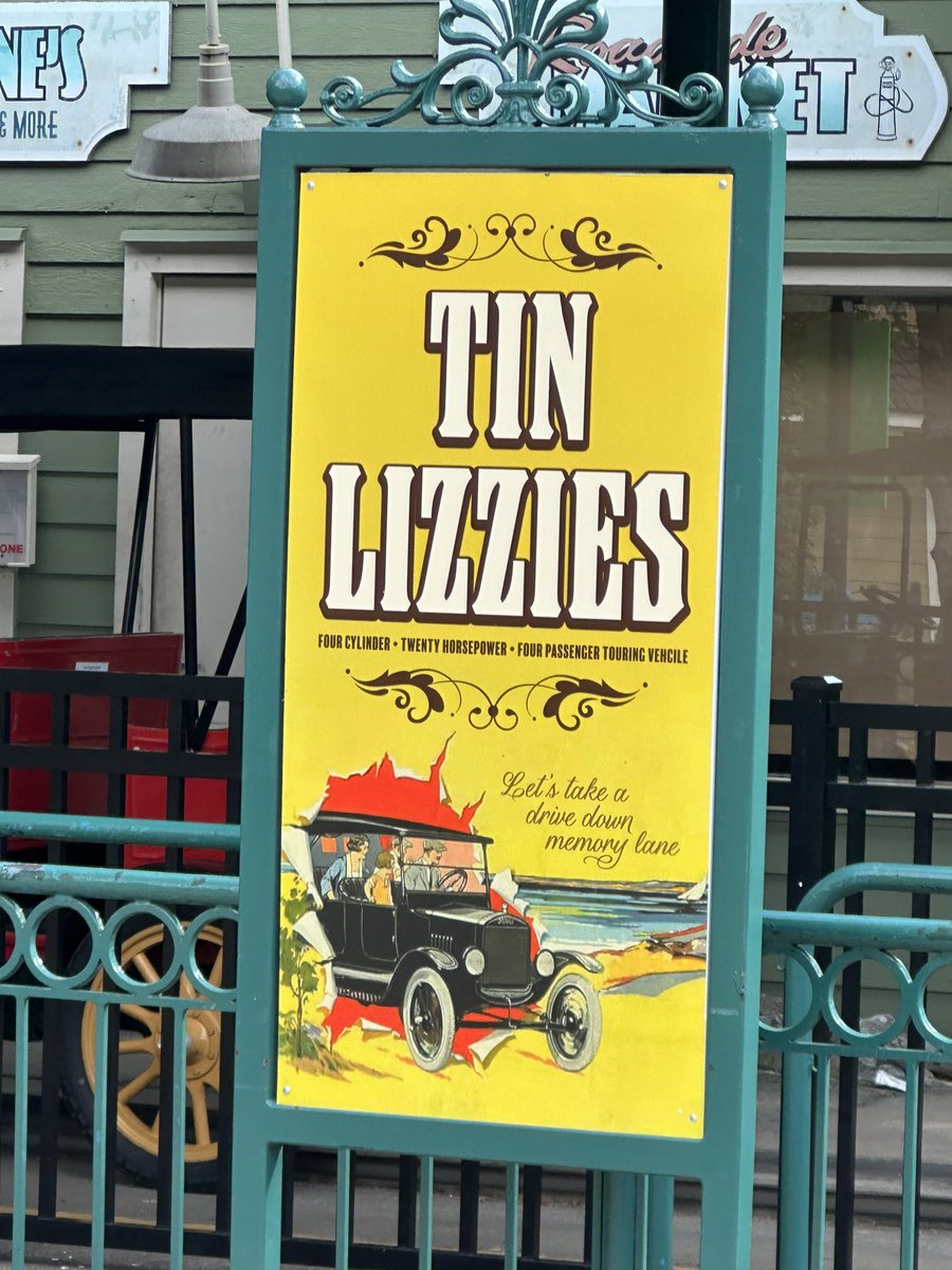 ashbinks2588's tweet image. Riding a piece of Nashville history in Kentucky. Feels weird. Still miss Opryland to this day.