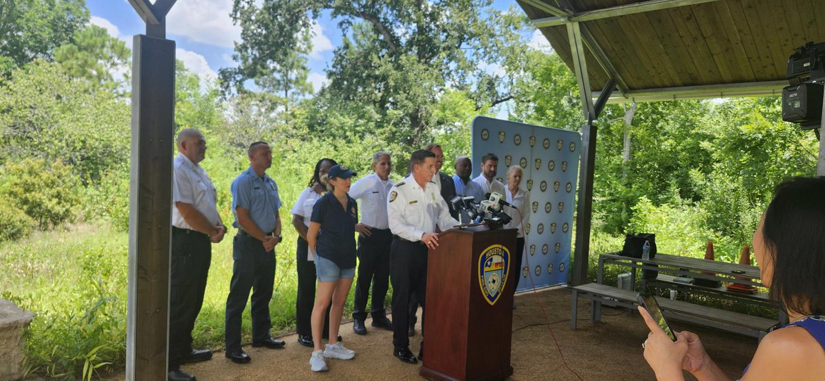 HPARD (@hpard) on Twitter photo Today <a href="/HPARD/">HPARD</a> joined <a href="/HoustonFire/">Houston Fire Dept</a>, <a href="/MemorialPark/">Memorial Park Conservancy</a>, <a href="/HoustonArboretu/">Houston Arboretum</a>, <a href="/AbbieKamin/">Abbie Kamin</a>, to learn updates on the fires at Memorial Park. We are thankful to <a href="/HoustonFire/">Houston Fire Dept</a>'s Arson & Wildland groups for their dedication to keeping Houstonians safe! Today <a href="/HPARD/">HPARD</a> joined <a href="/HoustonFire/">Houston Fire Dept</a>, <a href="/MemorialPark/">Memorial Park Conservancy</a>, <a href="/HoustonArboretu/">Houston Arboretum</a>, <a href="/AbbieKamin/">Abbie Kamin</a>, to learn updates on the fires at Memorial Park. We are thankful to <a href="/HoustonFire/">Houston Fire Dept</a>'s Arson & Wildland groups for their dedication to keeping Houstonians safe!