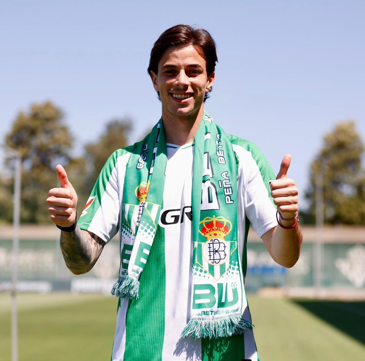 elcorredorsm's tweet photo. Cómo empezó /
Cómo sigue 

Valentín Gómez, nacido y formado en San Miguel, dejó @Velez y firmó con el Betis de Sevilla @RealBetis https://t.co/AiRUemszXd