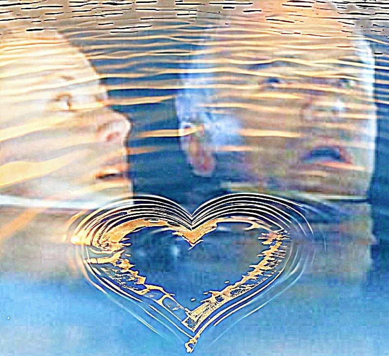 The light reflecting on the water looks just like.......

#samjackshipday #samjack