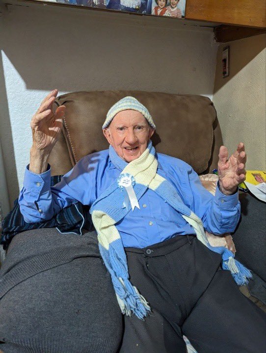 I wanted to pay my respects to a huge blue who has sadly passed away at the age of 96. John Robinson, Robbie to his mates was a former bus driver at Hyde Road an went watching the blues for over 70 yrs! RIP Robbie I know you’ll be watching the blues from the Kippax in the sky! 🩵