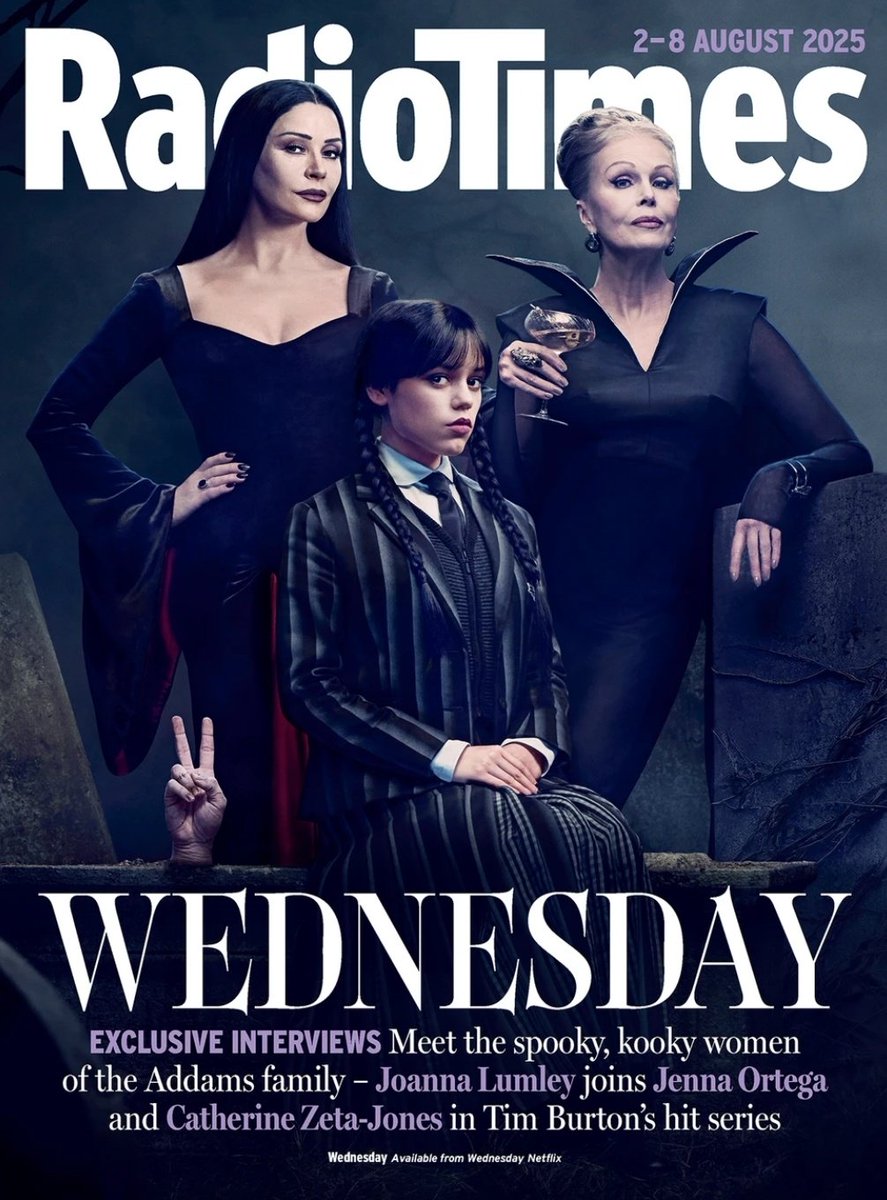 WednesdaysDaily's tweet image. The Addams family women on the cover of the latest issue for RadioTimes!