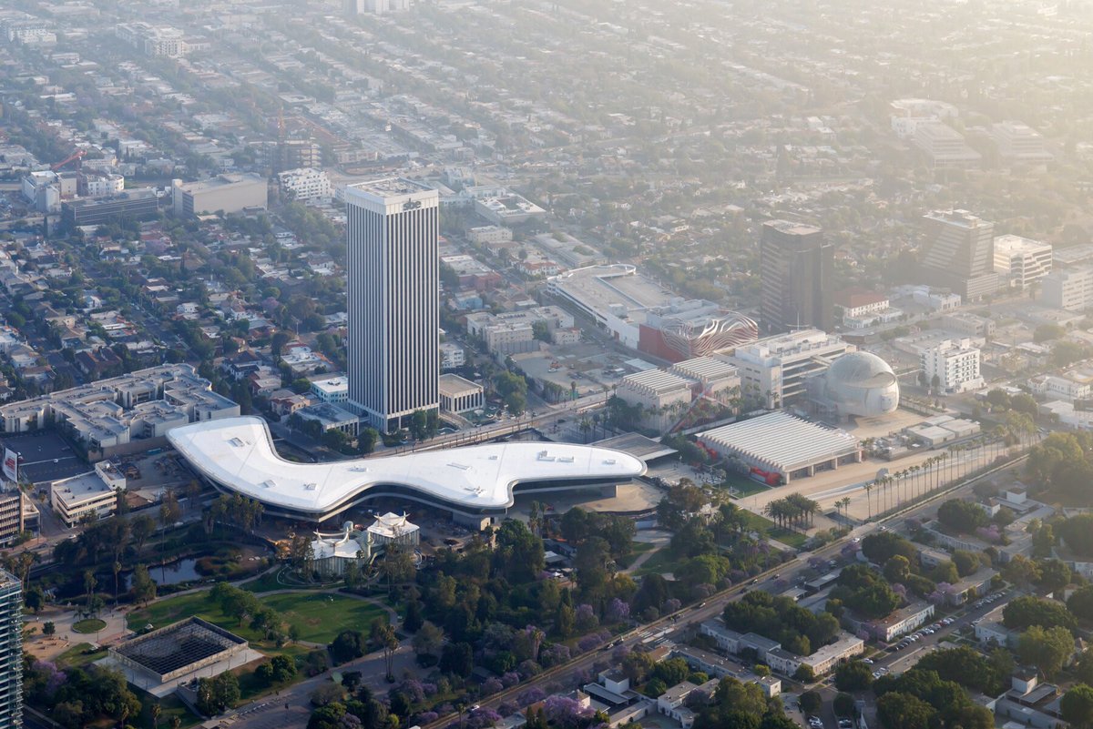 BuildaceM's tweet photo. Architecture Photography in Digital Age

The Unique Lens of Iwan Baan

The New Era of LACMA's Peter Zumthor-designed David Geffen Galleries in Images

Peter Zumthor

LACMA Los Angeles County Museum of Art

Los Angeles, California, USA

Images by Iwan Baan

https://t.co/2CpTy3a7wj https://t.co/mHT6yNzNLh